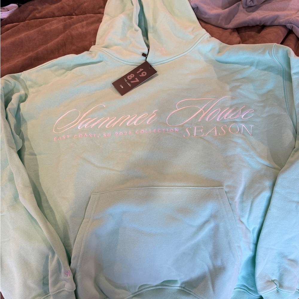 1987 NWT hoodie